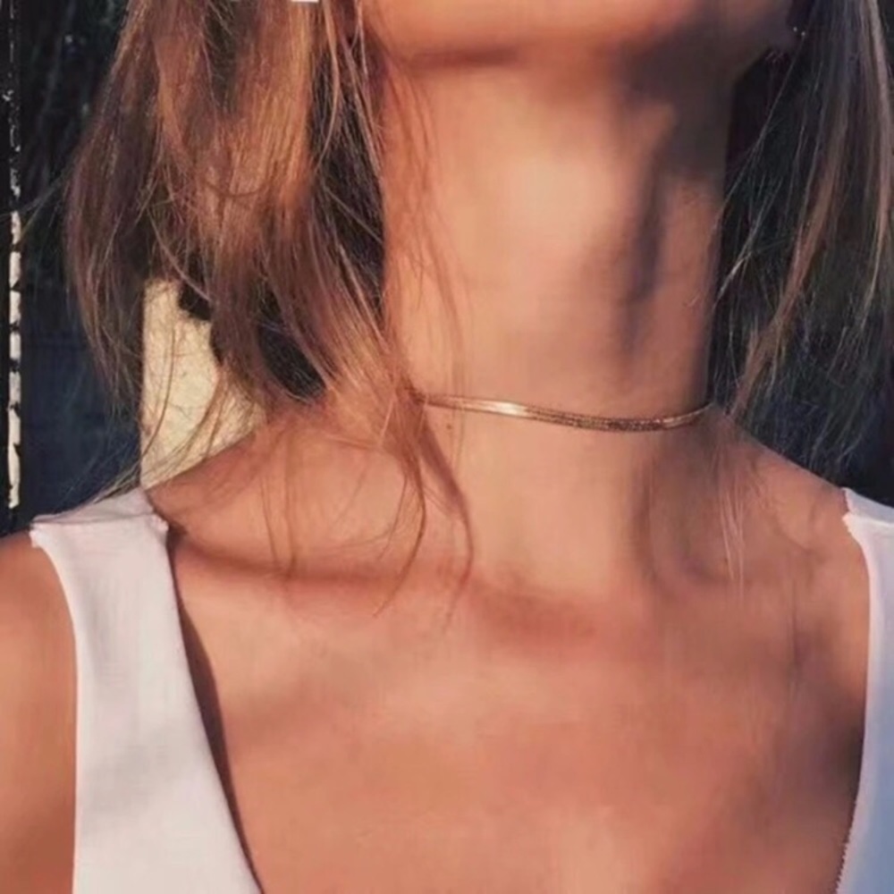 Minimalist Plain Gold Necklace